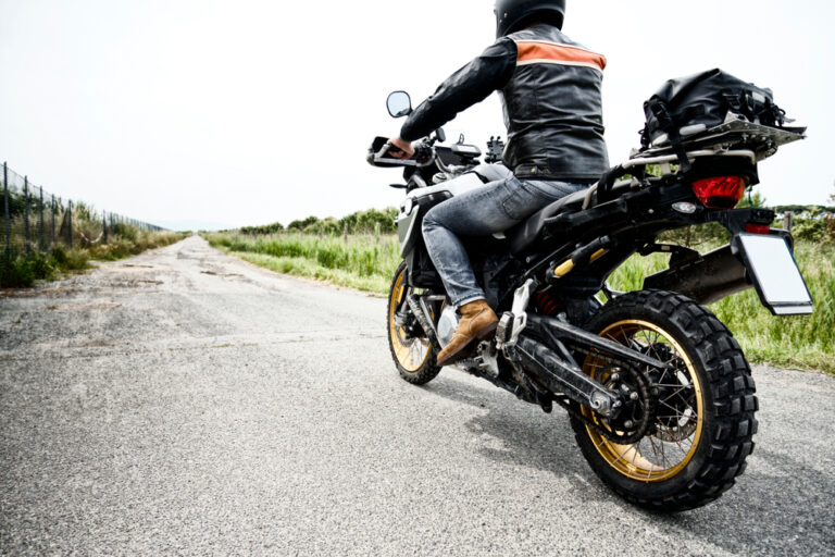 Co si obléct na motorku? Na bezpečnosti bychom neměli šetřit